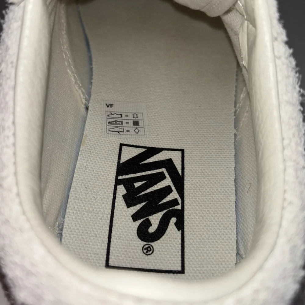 Vans Sneakers Textured Suede Low Top White Limited Edition Lace Up Men’s Size 7